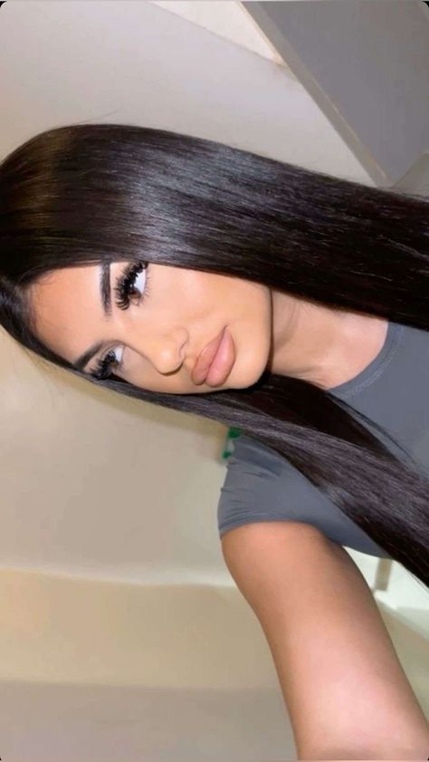 Chav Makeup Look, Chav Makeup, Ivana Santacruz, Light Makeup Looks, Latina Makeup, Pretty Makeup Looks, Glam Makeup Look, Selfie Poses Instagram, Cute Makeup Looks