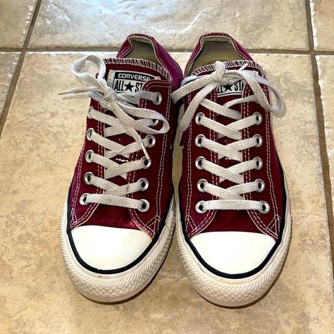 Maroon Low top Converse Converse Shoes Low Cut, Red Low Converse, Low Top Converse Outfit, Couples Converse, Low Rise Converse, Dark Red Converse, Converse Low Cut, Red Converse Shoes, Low Converse