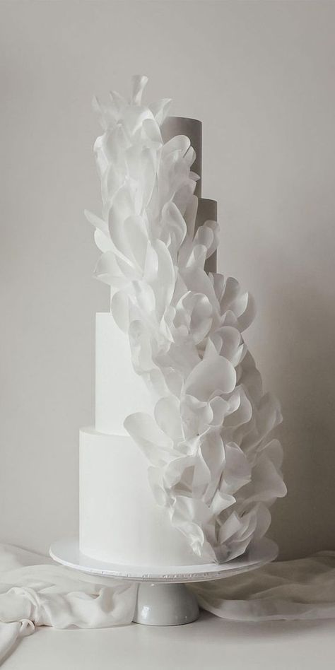 wedding cake, wedding cake ideas, wedding cakes 2023, wedding cake designs, classic wedding cake, wedding cake trends, wedding cake decorating Wedding Cakes 2023, 2023 Wedding Cake, Cakes 2023, Ruffled Wedding Cake, Wedding Cake Decorating, Wedding Cake Ideas, Vegan Wedding, Elegance Wedding, Classic Wedding Cake