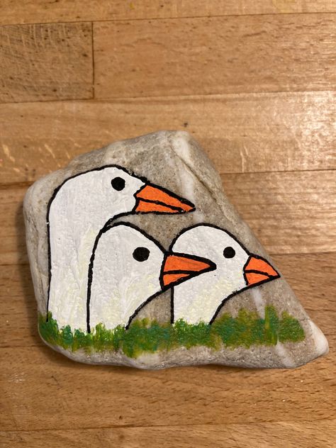 Hand Painted Rocks Animals, Rock Painting Animals Easy, Painting Ideas Duck, Painting Animals Easy, Rock Painting Animals, Pocket Rocks, Rock Kunst, Painting Animals, Diy Rock Art