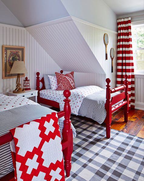 Vermont Living, Red And White Decor, Idea Bilik Tidur, Grey Cottage, Reka Bentuk Bilik Tidur, Sarah Richardson, Hiasan Bilik Tidur, Red Cottage, Twin Bedroom