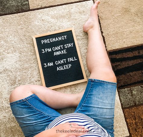 30 Week Pregnancy Pictures, Maternity Photo Letter Board Ideas, Maternity Pictures With Letter Board, 30 Weeks Pregnant Photos, Maternity Letter Board Ideas, Weekly Baby Bump Pictures, 34 Weeks Pregnant Quotes, Pregnancy Letter Board, Bump Progression