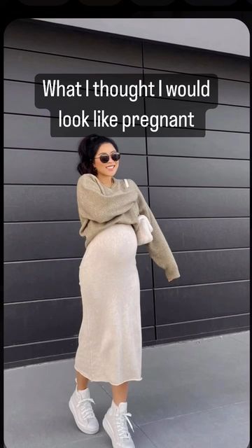 Short Hair Pregnant Women, Pregnant Party Outfit, Mid Size Pregnancy Outfits, Midsize Pregnancy Outfits, Pregnant Fits, Outfits Short Women, Wash My Hair, Casual Maternity Outfits, Pregnancy Fashion