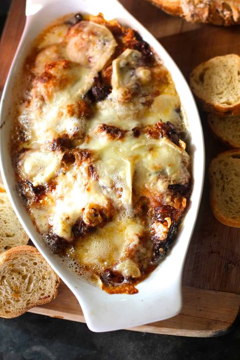 French Onion Soup Dip - The Seaside Baker French Onion Soup Dip Recipe, French Onion Soup Dip, Onion Soup Dip, French Appetizers, Sweet Onions, French Onion Soup Recipe, Soup Appetizers, French Onion Dip, Onion Soup Recipes