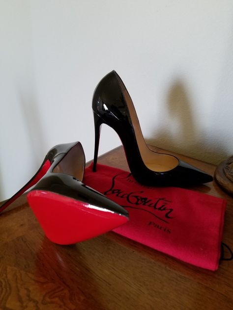 Black Heels With Red Bottoms, Louboutin Heels Aesthetic, Christian Louboutin Aesthetic, Black Red Bottom Heels, Louboutin Aesthetic, Black And Red Heels, Red And Black Heels, High Heels For Prom, Red Bottom Heels