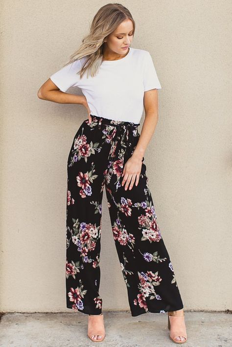 STYLECASTER | Wide Leg Pants | DressUp Celine floral wide leg pants in black Flower Pants Outfit, Floral Pants Outfit, Wide Leg Pants Outfit, Flower Pants, Outfits To Copy, Jean Large, Flowy Pants, Floral Fashion, Floral Pants