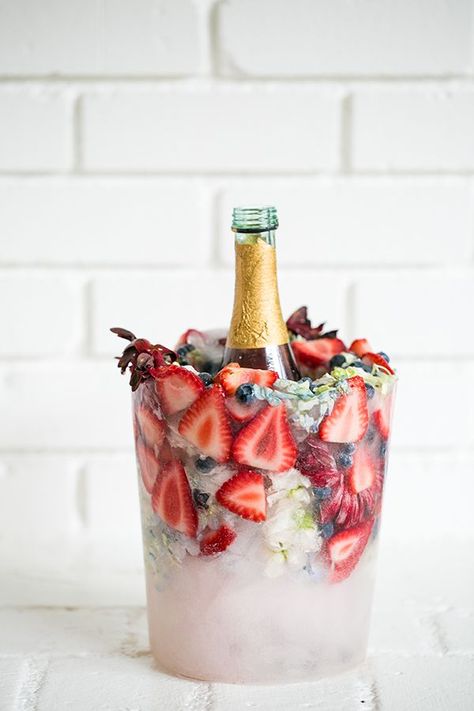 Diy Ice Bucket, Floral Ice Bucket, Wine Chiller Bucket, Floral Ice, Fruit Ice, Party Hacks, Mothers Day Brunch, Wine Chiller, Mocktails