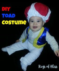 DIY Toad Costume / Hat For Baby, Infant or Toddler Diy Toad Costume, Toad Mario Costume, Mario Brothers Costumes, Mario Halloween Costumes, Family Costumes Diy, Diy Baby Costumes, Toad Costume, Mario Costume, Hat For Baby