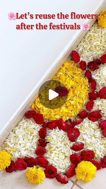 Dry Flower Petals Diy, Rangoli Made From Flowers, Pooja Room Flower Decoration, Diwali Flower Decoration Ideas, Rangoli Made By Flowers, Diwali Decorations At Home With Flowers, Flower Decorations For Diwali, Rangoli From Flower Petals, Diwali Decoration With Flowers