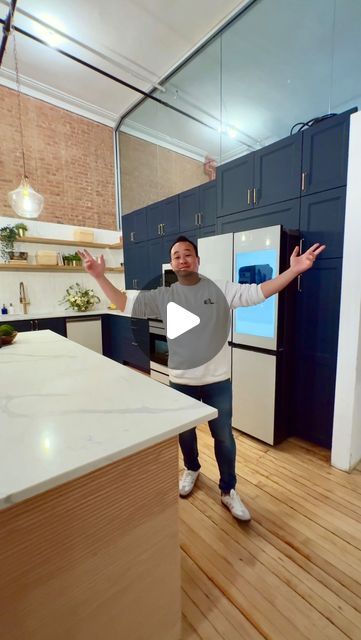 Samsung Bespoke Kitchen, Samsung Family Hub Refrigerator, Bespoke Refrigerator, Smart Kitchen Ideas, Smart Kitchen Technology, Family Hub Refrigerator, Samsung Kitchen, Plaza Design, Samsung Bespoke