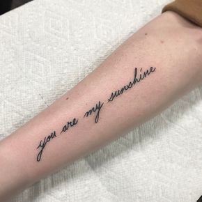 50.9k Likes, 3,317 Comments - Romeo Lacoste (@romeolacoste) on Instagram: “TAG A FRIEND WHO LIKES LITTLE TATTOOS! As small and simple as some of these tattoos are. It takes a…” My Sunshine Tattoo, Tattoo Writing Fonts, Tattoo Writing, Handwriting Tattoos, Sunshine Tattoo, Tattoo Script Fonts, Super Tattoo, Small Shoulder Tattoos, Cursive Tattoos