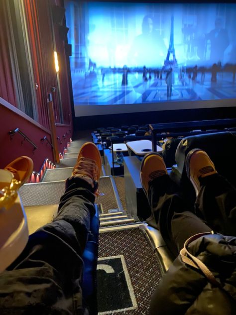 Movie Dates Black Couple, Black Couples Movie Night, Movie Dates With Boyfriend, Movies Date Aesthetic, Double Date Black Couples, Movie Date Pictures Couple, Couple Movie Date, Movie Date Aesthetic, Couple Watching Movie