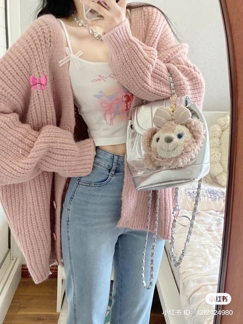 Kawaii Outfit Ideas Casual, Kawaii Rainy Day Outfit, Kawaii Date Outfit, Soft Korean Outfits, Kawaii Outfits With Jeans, Tumblr Girly Aesthetic 2013 Grunge, Softie Aesthetic Outfits, Pastel Pink Aesthetic Outfits, Outfits No Jeans