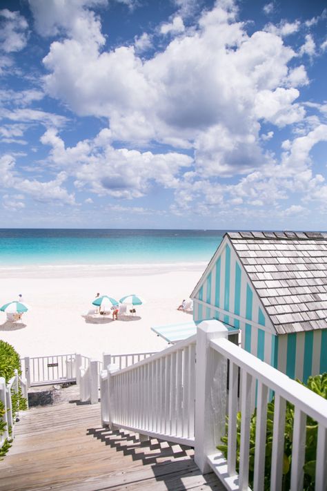 Where to stay, eat, sip, shop, & play on Harbour Island on Rhyme & Reason Bahamas Eleuthera, Harbor Island Bahamas, Bahamas Honeymoon, Harbour Island Bahamas, Coastal Inspiration, Travel Caribbean, Beach Views, Bahamas Travel, Harbor Island