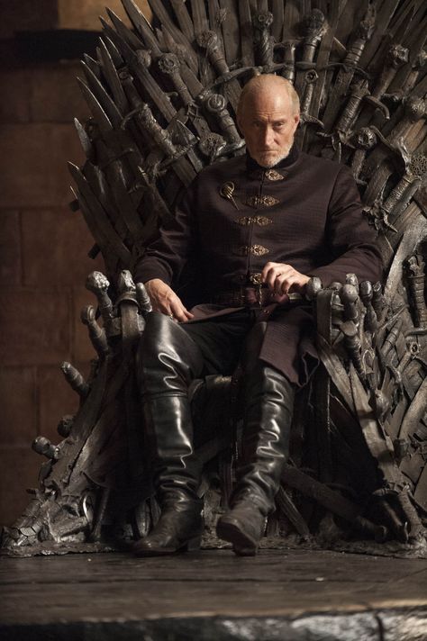 Game of Thrones - Season 4 Episode 6 Still, Tywin Game Of Thrones Movie, Tywin Lannister, Meme Costume, The Iron Throne, Game Of Thrones Costumes, Charles Dance, Game Of Thrones Tv, Hand Of The King, Nikolaj Coster Waldau