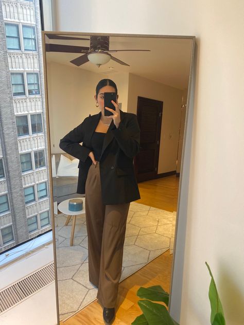 Work Outfits With Boots Professional, Oversized Blazer Work Outfit, Oversized Blazer Outfit Work, Modest Baddie, Blazer Work Outfit, Oversize Blazer Outfit, Business Chic Outfits, Oversized Blazer Outfit, Slick Ponytail