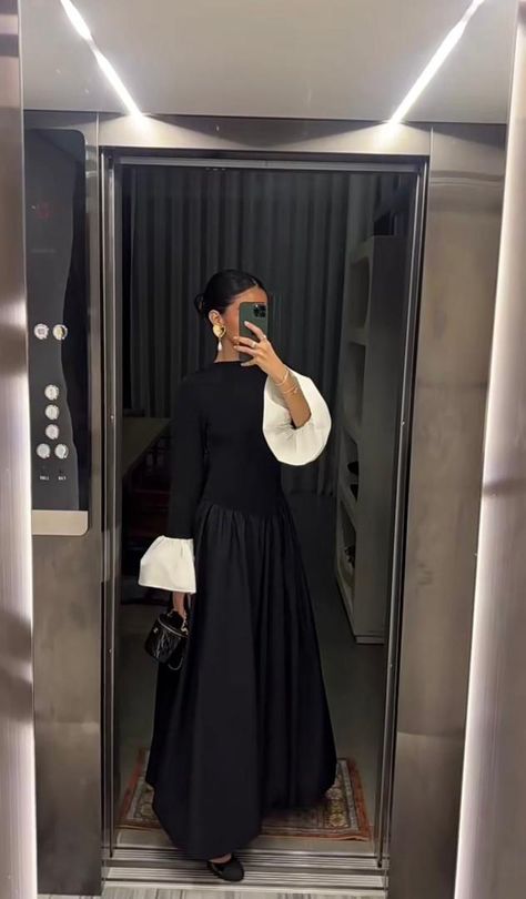 Modest Graduation Outfit, Modern Chic Fashion, Outfit Modest, Mode Turban, Woman Aesthetic, Rich Girl Aesthetic, Outfits Modest, Modest Dresses Casual, Modest Fits