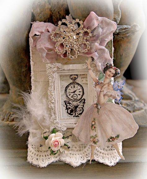 Victorian Christmas Ornaments, Artist Trading Card, Shabby Chic Cards, Estilo Shabby Chic, Shabby Chic Crafts, Altered Boxes, Fabric Journals, Vintage Fairies, Handmade Tags