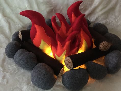 A personal favorite from my Etsy shop https://www.etsy.com/ca/listing/258279493/diy-kit-for-the-bonfire Pretend Campfire, Campfire Diy, Felt Campfire, Campfire Accessories, Camping Room, Sewing Machine Thread, Felt Cover, Camping Set, Boxing Day