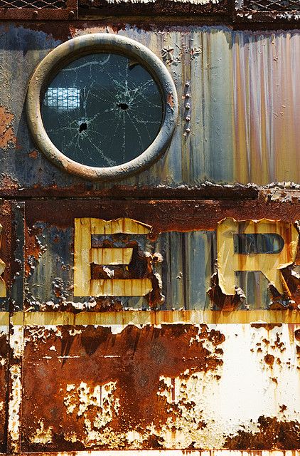 . Rust Photography, Rust Never Sleeps, Pompe A Essence, Railway Museum, Peeling Paint, Rusted Metal, Rusty Metal, Metal Texture, Texture Color