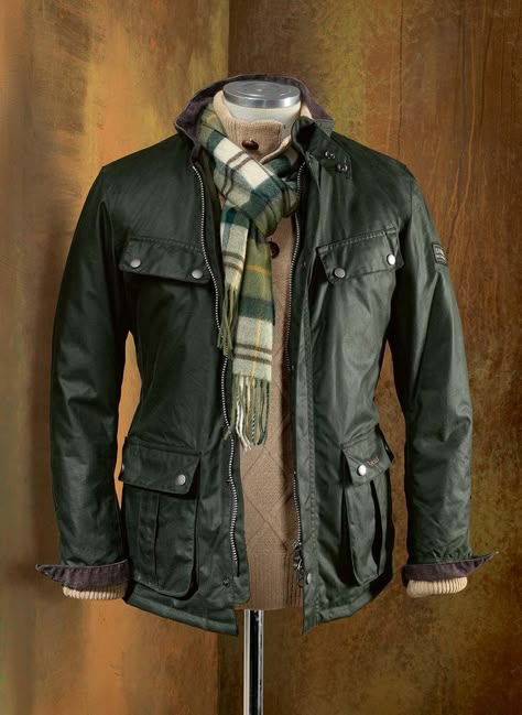 Barbour Jacket Mens, Burberry Clothes, Barbour Style, Men Moda, Best Leather Jackets, Waxed Cotton Jacket, Barbour Jacket, Italy Outfits, Mens Fashion Classic