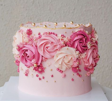 Pink Birthday Cake Ideas, Birthday Cake For Women Simple, Petite Cakes, Tårta Design, Cakes Pink, Modern Birthday Cakes, Buttercream Flower, Desserts Cake, Rosette Cake