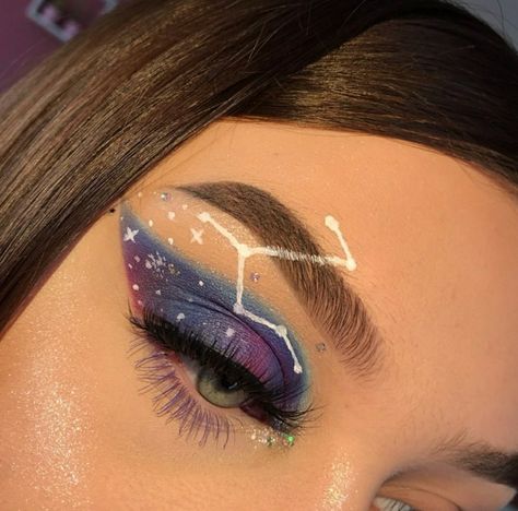 Aesthetic Eyeshadow, Eyeliner Wings, Painting Costume, Galaxy Makeup, Coldplay Concert, Galaxy Eyes, Perfect Eyeliner, Swag Makeup, Anastasia Brow