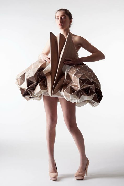 FB Wearable Architecture, Architectural Fashion, Origami Architecture, Wearable Art Fashion, Origami Dress, Origami Fashion, Sculptural Fashion, Geometric Fashion, Paper Fashion