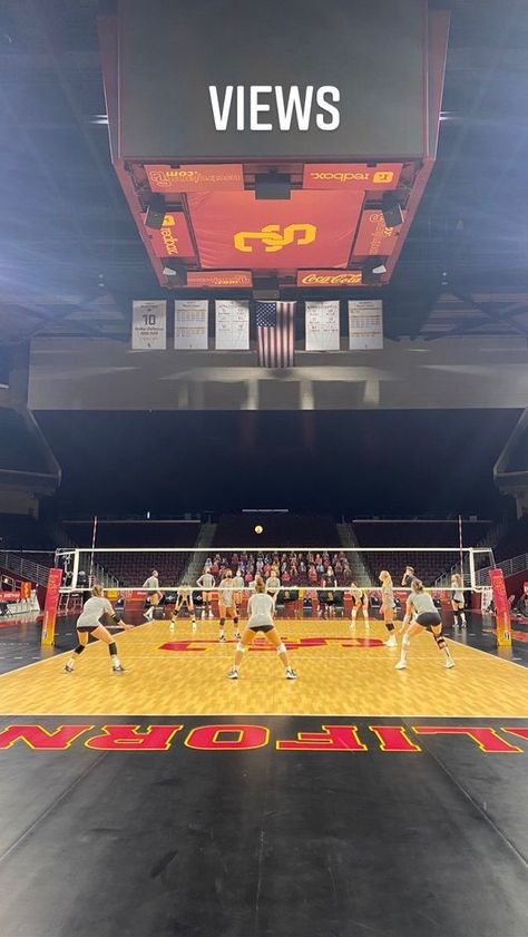 College Sports Aesthetic, Usc Basketball, Volleyball Life, College Vision Board, Sport Aesthetic, Sports Aesthetic, College Sports, Volleyball, Basketball Court