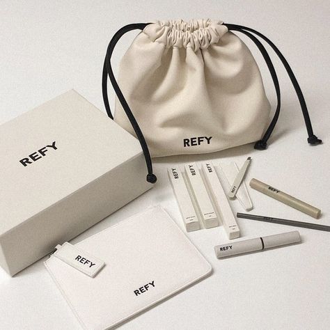 REFY on Instagram: “The first REFY collection, who else is obsessed? Head to refybeauty.com for 20% off accessories!” Dust Bag Packaging Design, Jewelry Shop Display, Instagram Branding Design, Data Visualization Design, Packaging Ideas Business, Branding Design Packaging, Box Packaging Design, Brand Kit, Beauty Packaging