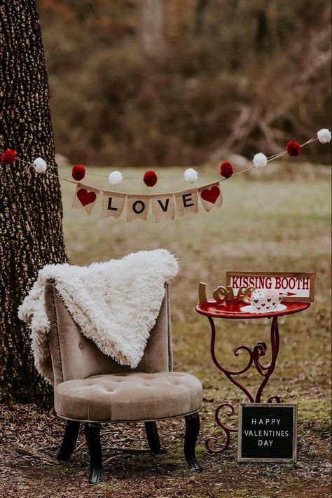 Family Valentines Photoshoot Ideas, Diy Valentine Backdrops Mini Sessions, Outdoors Valentines Photoshoot, Valentines Mini Photo Session, Valentine Mini Photo Session Ideas, Valentines Mini Session Ideas Outdoor, Valentine Backdrop Ideas Photo Sessions, Outside Valentines Day Photoshoot, Valentine’s Day Mini Session Ideas