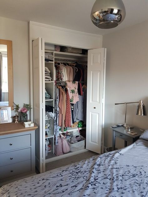 Closet Door Aesthetic, Bedroom Inspo Aesthetic, House Closet, Door Aesthetic, Fitted Wardrobe, Organized Closet, Future Space, Apartment Goals, Indie Room Decor