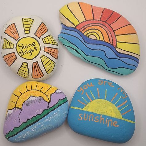 Let the sun shine! Four sun painted rocks for any weather. Rock Sayings, Stone Art Painting, My Rock, Summer Painting, Painted Rocks Diy, Rock Painting Patterns, Sun Shine, Paint Rock, Kindness Rocks