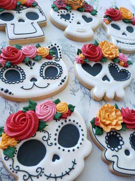 Royal Icing Recipe Sugar Skull Cookies Royal Icing, Day Of The Dead Sugar Cookies, Skull Cookies Royal Icing, Sugar Skull Cookies Decorated, Day Of The Dead Cookies, Skull Cookies Decorated, Skull Cookie Decorating, Sugar Skull Cookies, Sugar Skull Party