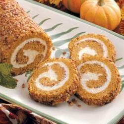 THE BEST Pumpkin-Pecan Cake Roll Recipe EVER!! This is my "go-to" recipe for all fall events. It's easy for anyone to make and has a full 5 star rating cause it's THAT GOOD ;) Moist Spice Cake, Pumpkin Cakes, Pumpkin Roll Cake, Persimmon Recipes, Pumpkin Rolls Recipe, Nut Rolls, Roll Cakes, Cake Roll Recipes, Traditional Pumpkin