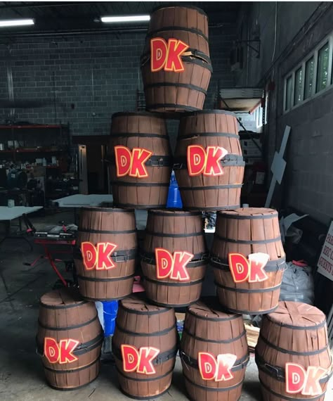 Donkey Kong Homecoming Float, Donkey Kong Birthday Party Games, Mario Party Themed Birthday Party, Donkey Kong Decor, Video Game Halloween Decorations, Donkey Kong Trunk Or Treat, Donkey Kong Barrel Diy, Donkey Kong Decorations Diy, Donkey Kong Decorations