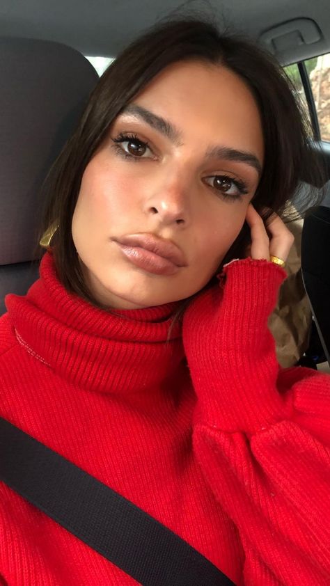 Emily Emily Ratawosky, Emrata Outfits, Emily Ratajkowski Style, Make Up Inspo, Model Aesthetic, Emily Ratajkowski, Beauty Secrets, Aesthetic Outfits, Diy Beauty