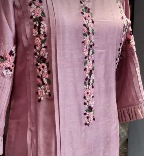 Girls Neck Design, Simple Neck Design, Suit Stitching, Neck Design For Kurti, Design For Kurti, Kurti Suit, Linen Dress Pattern, Embroidery Suits Punjabi, Suits Punjabi