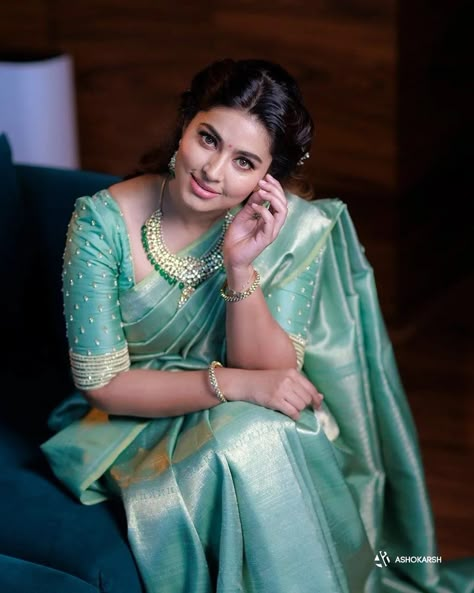 sneha prasanna in a mint green saree by geetu haute couture 3 Mint Green Silk Saree, Mint Green Saree, Sneha Saree, Sneha Prasanna, Blouse Designs Saree, Green Silk Saree, Womens Blouse Pattern, Green Blouse Designs, Latest Bridal Blouse Designs