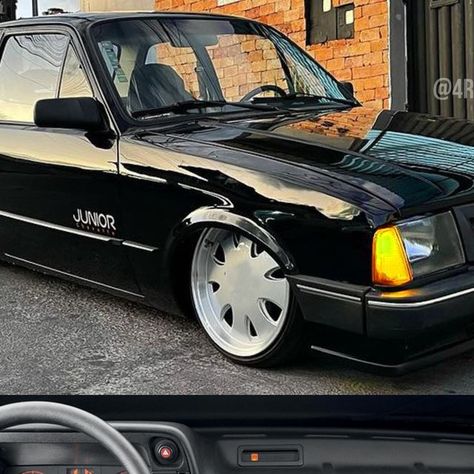 4rodasclubeoficial on Instagram: "chevette Júnior 😍😍  Esse interior ficaria perfeito hein?  Conhece o dono? Marque ele aqui. 📍 #chevette #chevettejunior #carrobaixo #4rodasclube" April 6, Jaco, On Instagram, Instagram