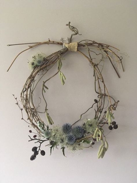 Dried Flower Wall, Ideas Decoracion Navidad, Diy Flower Wall, Dried Wreath, Fleurs Diy, Natural Wreath, Dried Flower Wreaths, Deco Nature, Twig Wreath