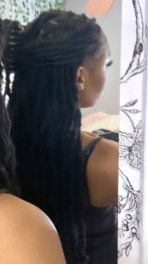 Soft Loc Claw Clip Hairstyles, Claw Clip Hairstyles Long Hair Box Braids, Faux Locs With Claw Clips, Claw Clip On Faux Locs, Faux Locs Claw Clip Hairstyles, Clip Hairstyles With Locs, Soft Locs Claw Clip, Soft Locs Claw Clip Hairstyles, Claw Clip With Dreads