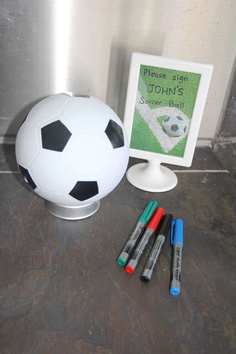 Boys Soccer Party, Messi Birthday, Soccer Party Decorations, Soccer Party Favors, Soccer Photos, Soccer Theme Parties, Soccer Birthday Parties, Sports Theme Birthday, Sports Birthday Party