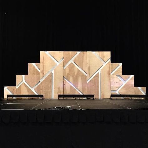 Modular staging system - 11 breakout stages from Nashville. New posts on the website soon! Stage Backdrop Design, Stage Designs, Church Interior Design, Stage Set Design, Church Stage Design, Event Stage, Church Stage, Stage Backdrop, Church Interior