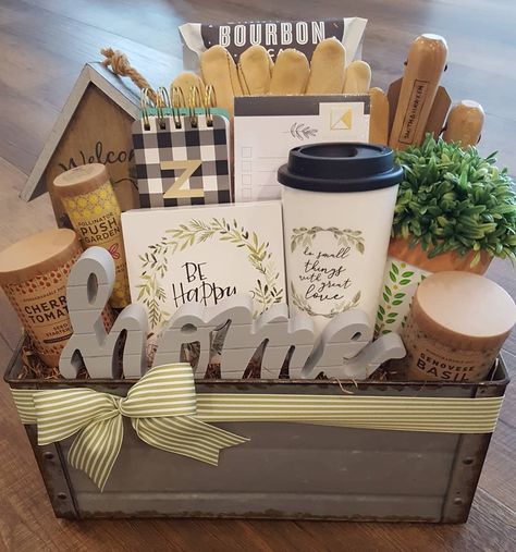 Housewarming Basket, Welcome New Neighbors, New Neighbor Gifts, Practical Housewarming Gifts, Creative Gift Baskets, Welcome Basket, Homemade Gift Baskets, Welcome Baskets, Housewarming Gift Baskets