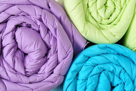 What’s Living on Your Dirty Sheets How To Wash Comforter, Diy Comforter, Washing Towels, Cleaning Guide, Wool Dryer Balls, Altering Clothes, Down Comforter, Insulation Materials, Dry Cleaners