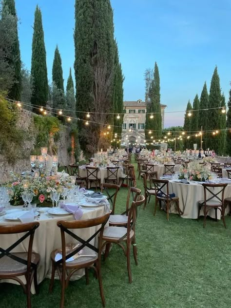 Fall Landscape Ideas, Villa Cetinale, Beautiful Villa, Dream Wedding Decorations, Dream Wedding Venues, Fall Landscape, Villa Wedding, Fall Garden, Future Wedding Plans