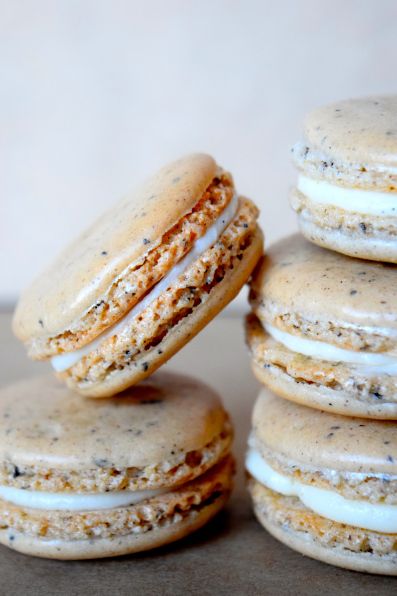 Chai Macarons, Easy Macaroons, Macaron Pistache, Macaron Dessert, French Macaroon Recipes, Chocolate Chai, Kue Macaroon, Macaroons Recipe, Chocolate Macaroons