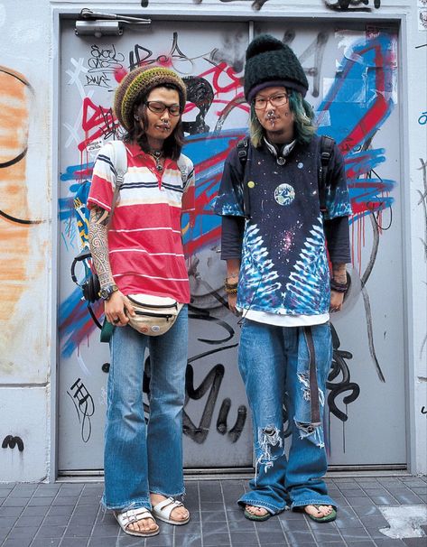 How to access every issue of Japanese men's street style mag TUNE - i-D Japanese Street Style, 2000s Men, Harajuku Street Style, Fashion 2000s, Men's Street Style, Neo Tokyo, American Casual, Japanese Street, Fashion Culture