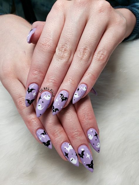 Purple Pink Halloween Nails, Spooky Pastel Nails, Halloween Nails Short Oval, Cute Bat Nails, Ghost And Bat Nails, Purple Bat Nails, Baby Blue Halloween Nails, Purple Mushroom Nails, Halloween Pastel Nails